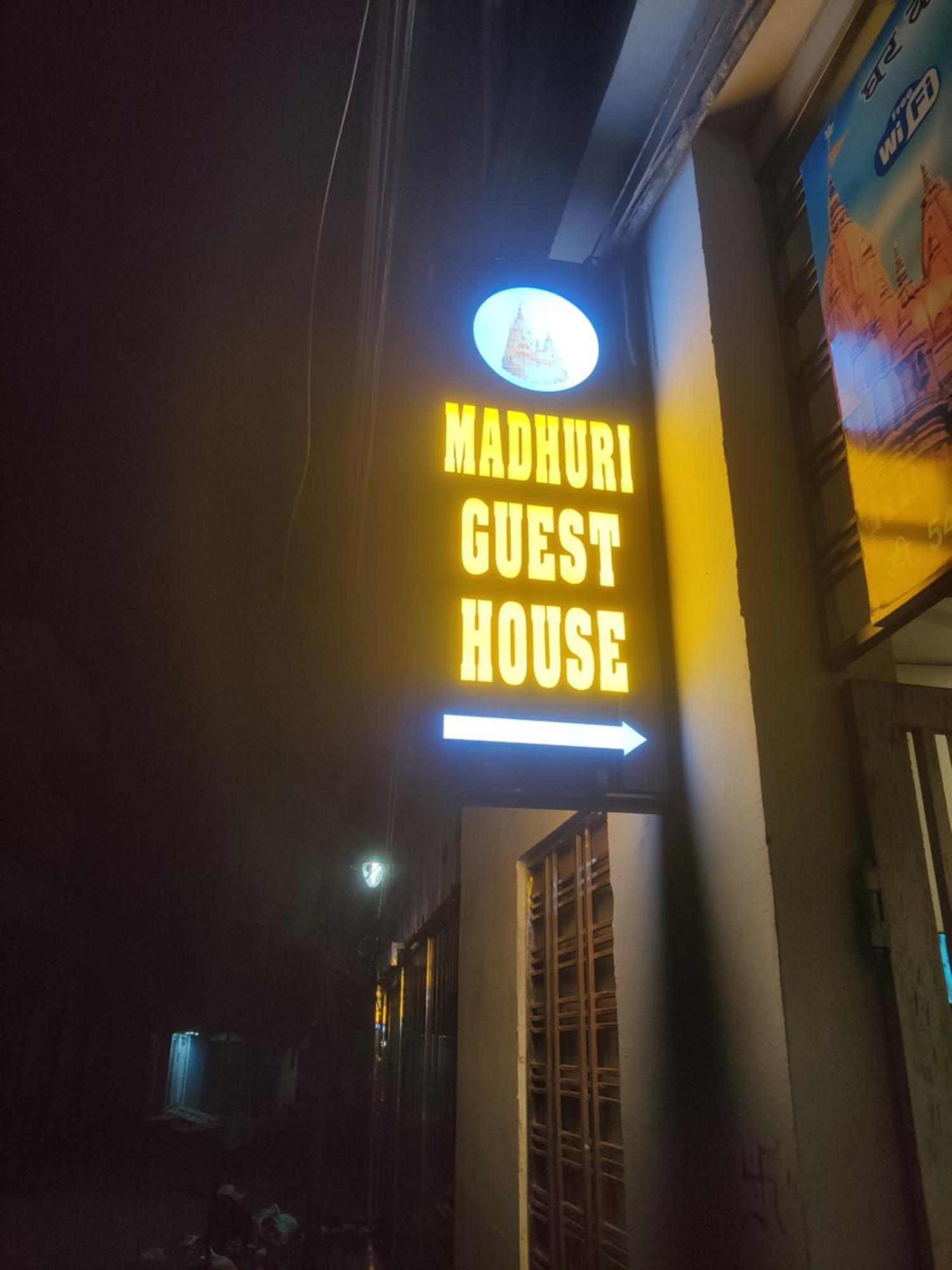 Madhuri Guest House Váránaszi Kültér fotó